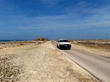 Kjører leiebil på den flate delen av Bonaire